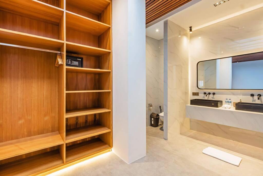 Manresa Villa Bali 4 Canggu Екстериор снимка