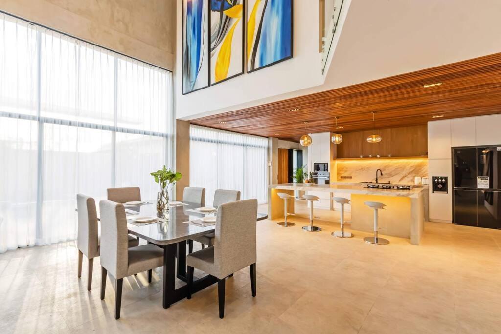 Manresa Villa Bali 4 Canggu Екстериор снимка
