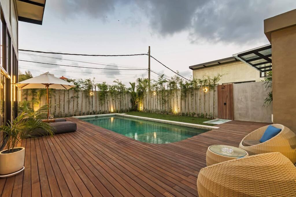 Manresa Villa Bali 4 Canggu Екстериор снимка