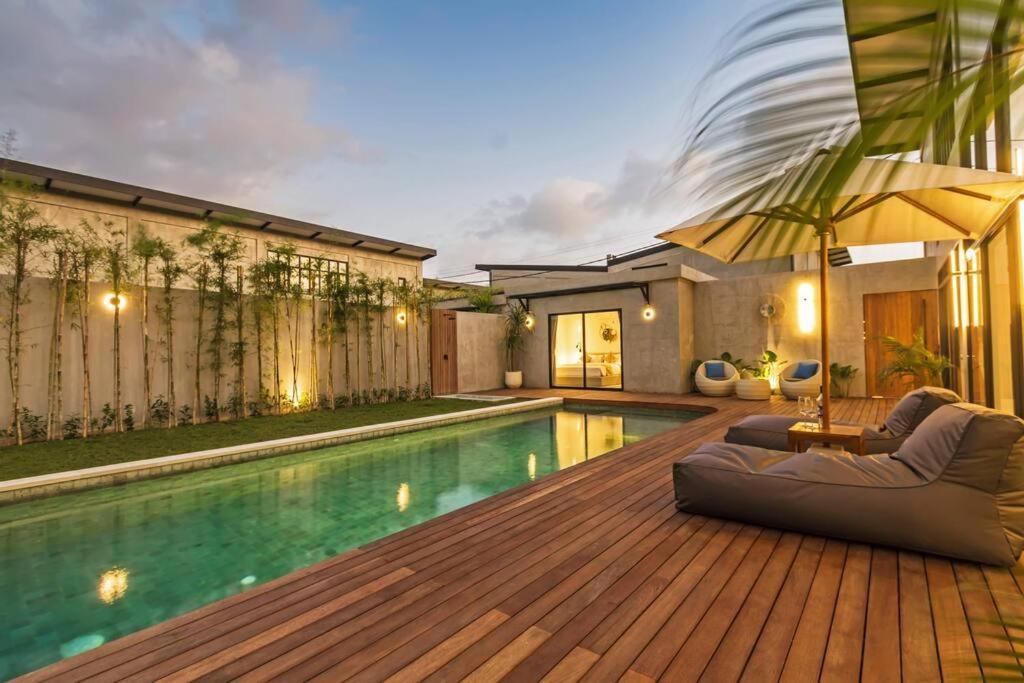 Manresa Villa Bali 4 Canggu Екстериор снимка