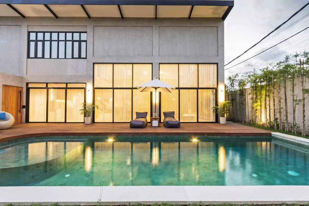 Manresa Villa Bali 4 Canggu Екстериор снимка